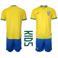 Camisa de Futebol Brasil Equipamento Principal Infantil Mundo 2022 Manga Curta (+ Calças curtas)